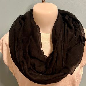 Fun infinity scarf like new condition black